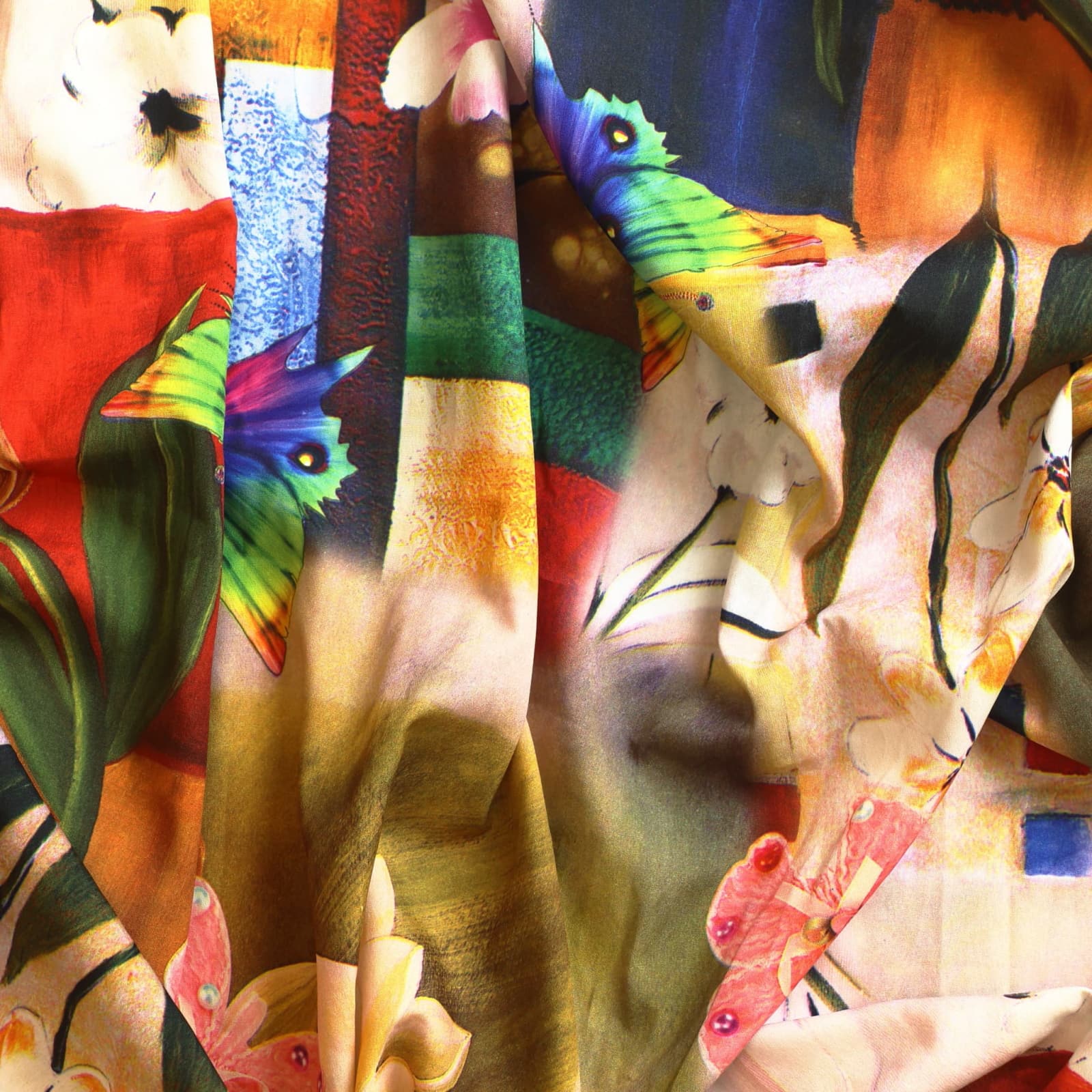 Floral graphic print polyester sewing fabric showing drape