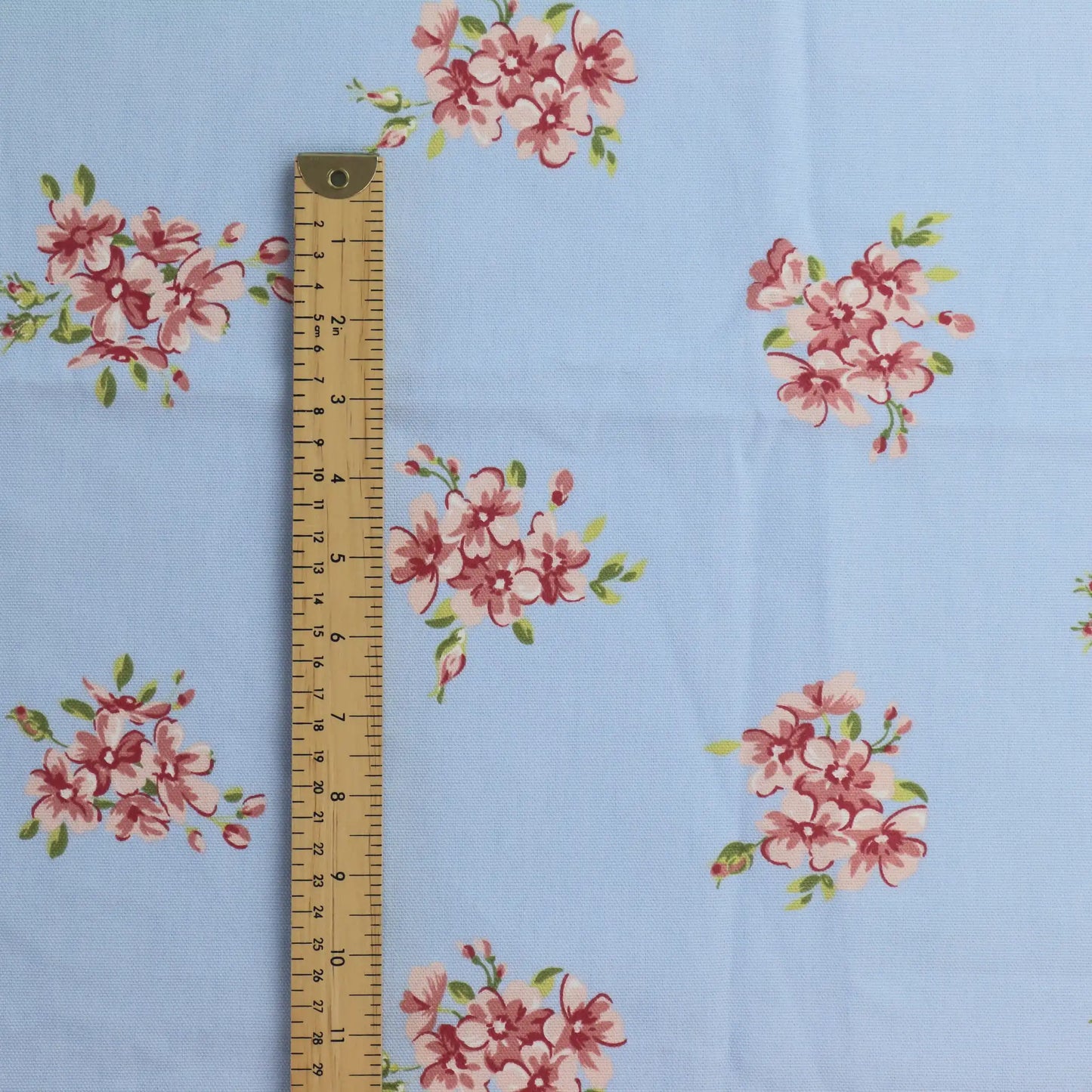 blue-floral-home-decor-cotton-remnants – close-up of colour, pattern and texture