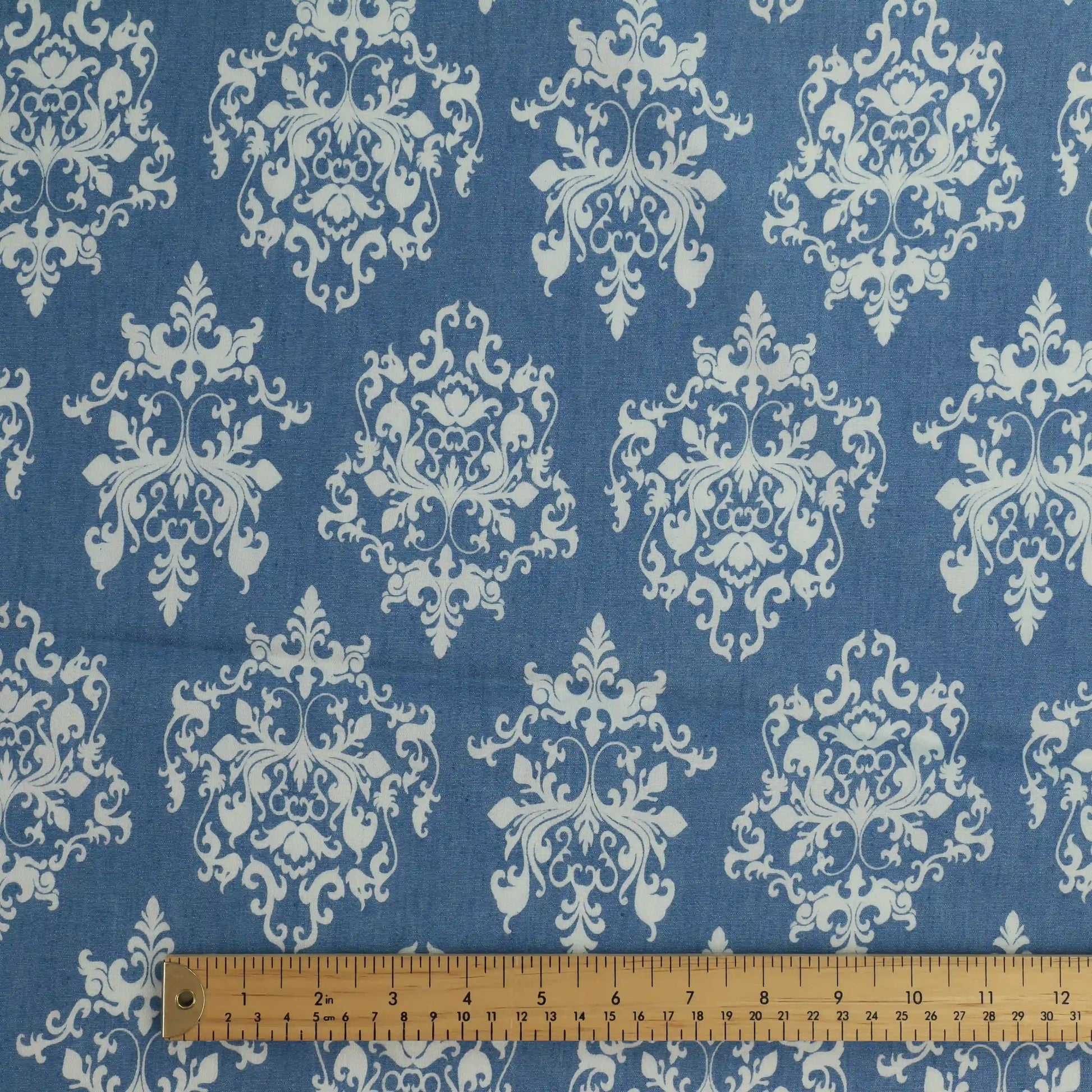 blue-&-white-damask-pattern-chambray-fabric – full product view
