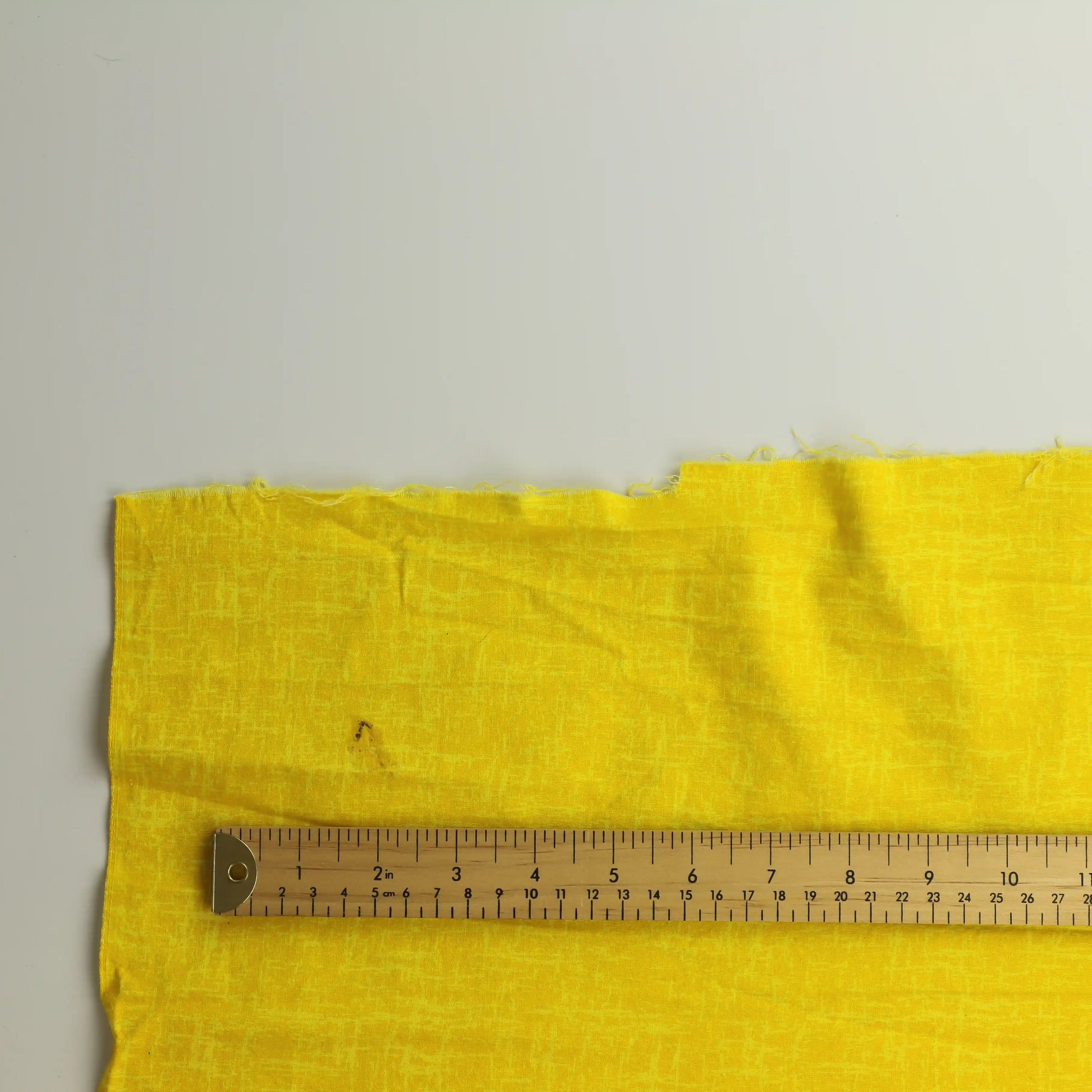 yellow-semi-solid-quilting-fabric – close-up showing weave and surface detail