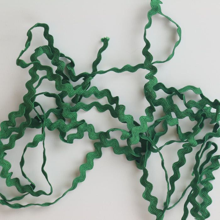 Green Ric-rac trim