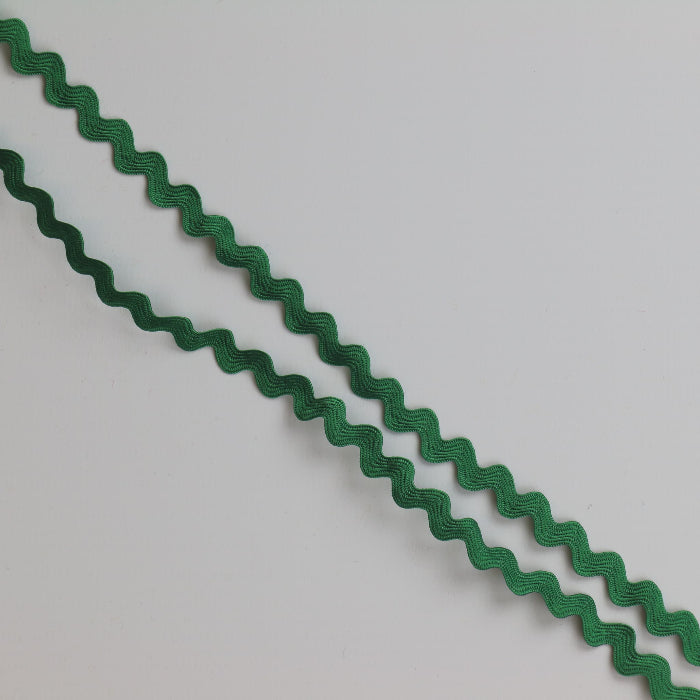 Green Ric-rac trim 1