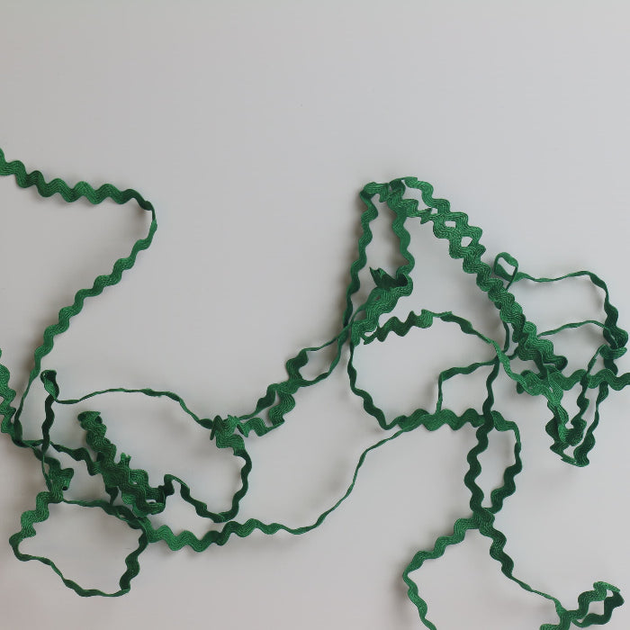 Green Ric-rac trim 2
